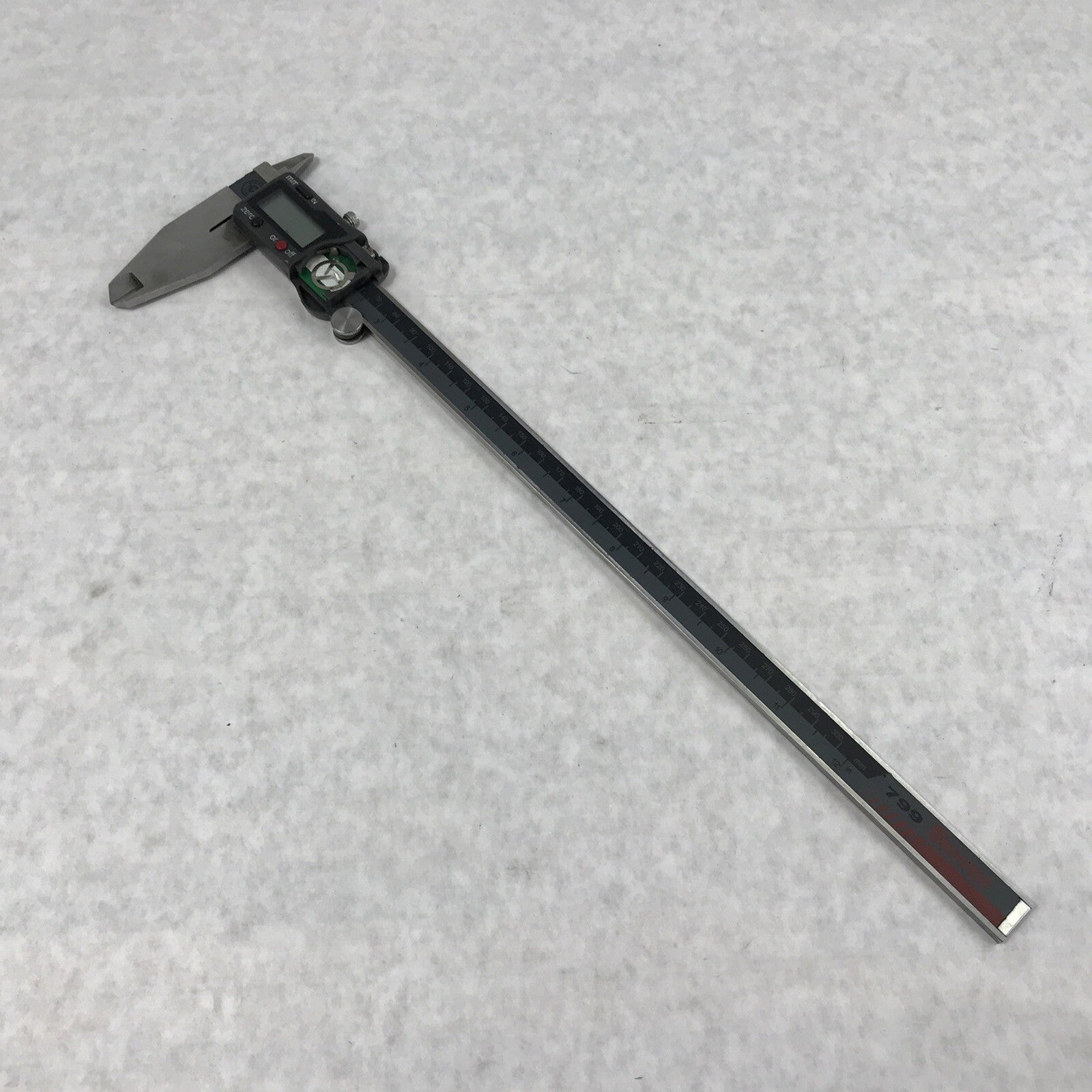 Starrett 799A-12/300 Electronic Caliper Micrometer 67621 - Missing Battery Cover