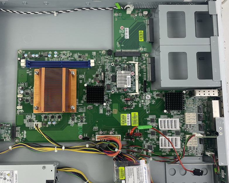 Sophos SG 430 Rev 2 Firewall No Ram No HDD No OS - Tested