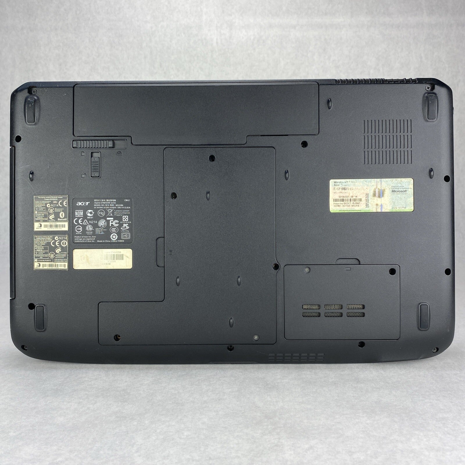 Acer Aspire 5740 15.6" Intel Core i3-M330 2.13GHz 4GB RAM No AC HDD OS