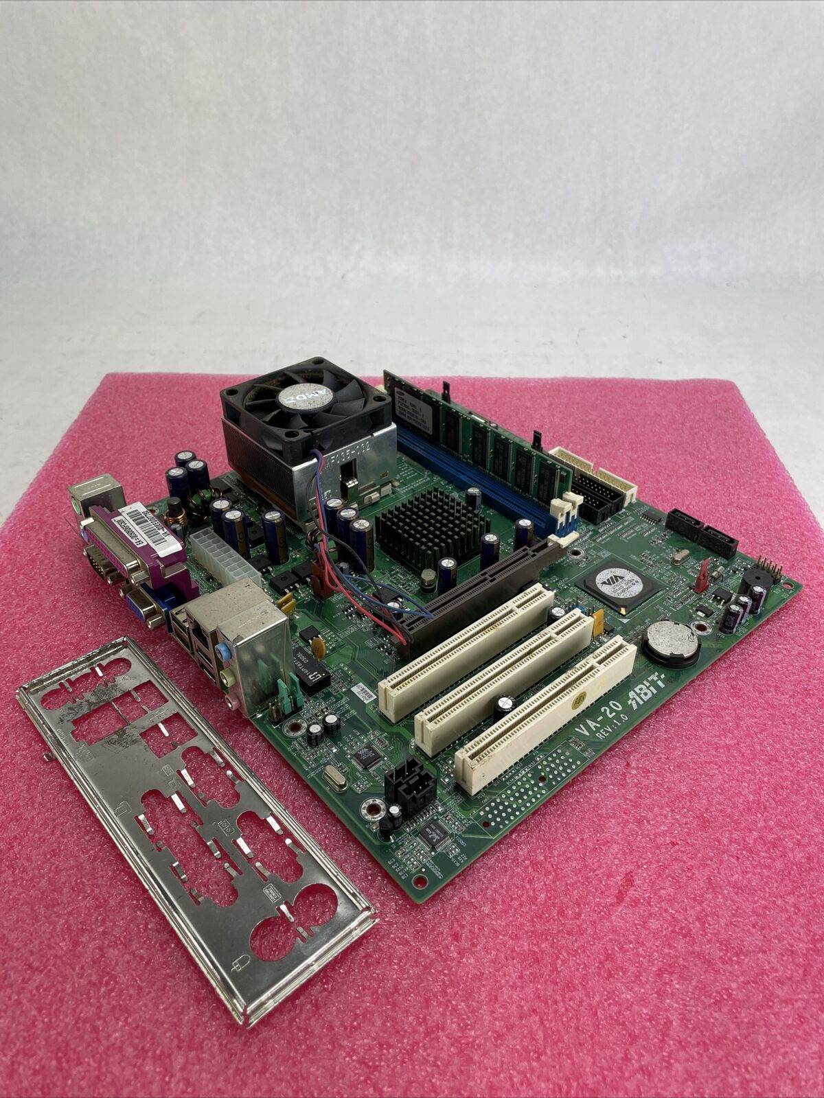 Abit VA-20 Motherboard AMD Athlon XP 2400+ 2GHz 256MB RAM w/Shield