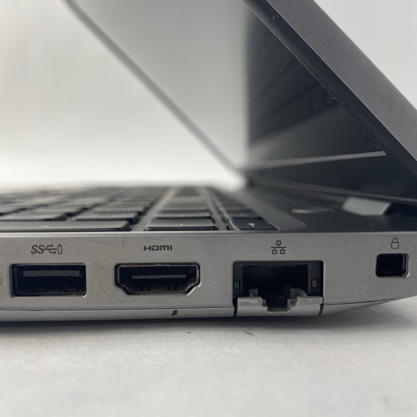 Dell Precision 3551 15.6" i5-10400H 2.6GHz 8GB RAM No SSD/OS/AC/Batt- Bad Bottom8
