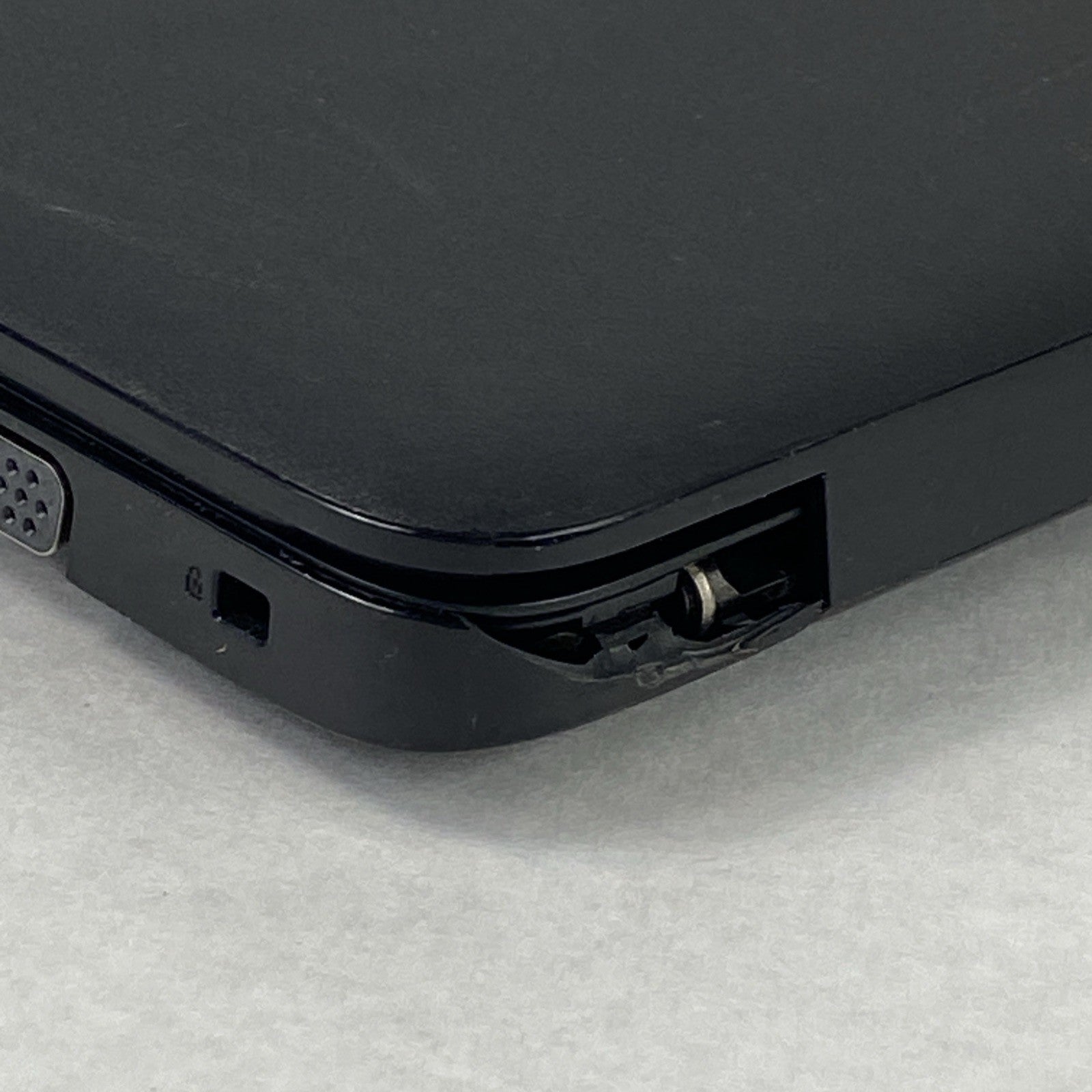 Dell Latitude 3500 Intel Core i5-8265U 1.60 GHz 8 GB RAM 15.6" No HDD No OS