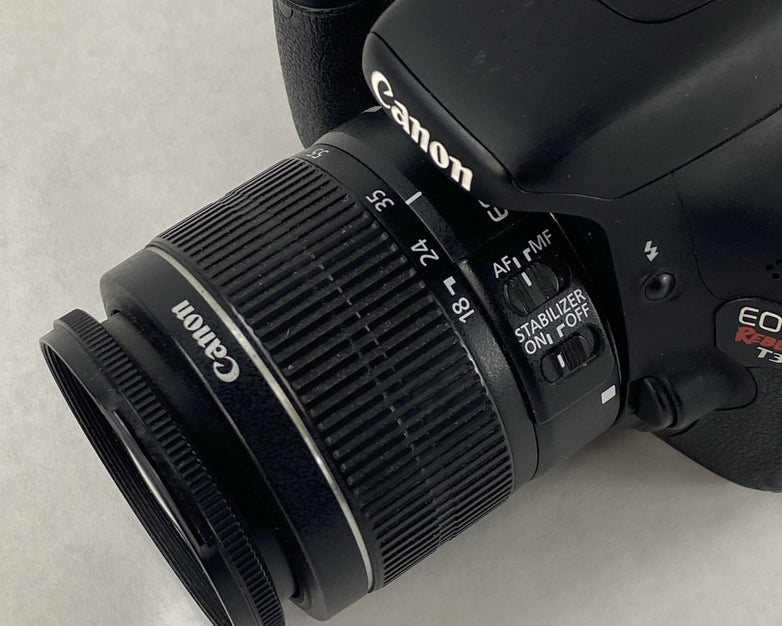 Canon DS126311 Camera EFS 18-55mm Macro 0.25m/0.8ft Zoom Lens w/Battery and Dock