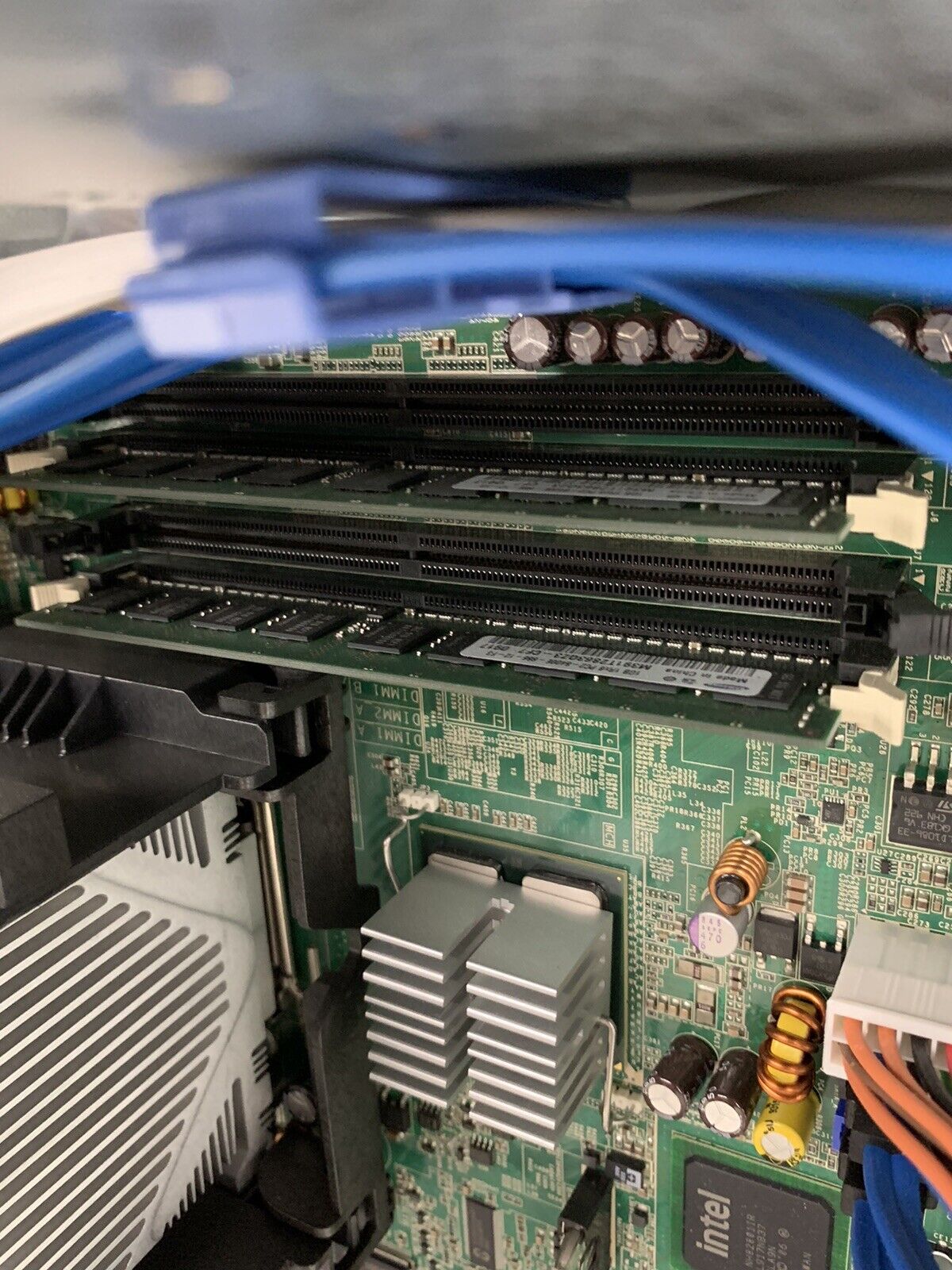 Dell Poweredge Server Desktop T100 Pentium E2220 2.4 GHz 2 GB Ram No OS No HDD