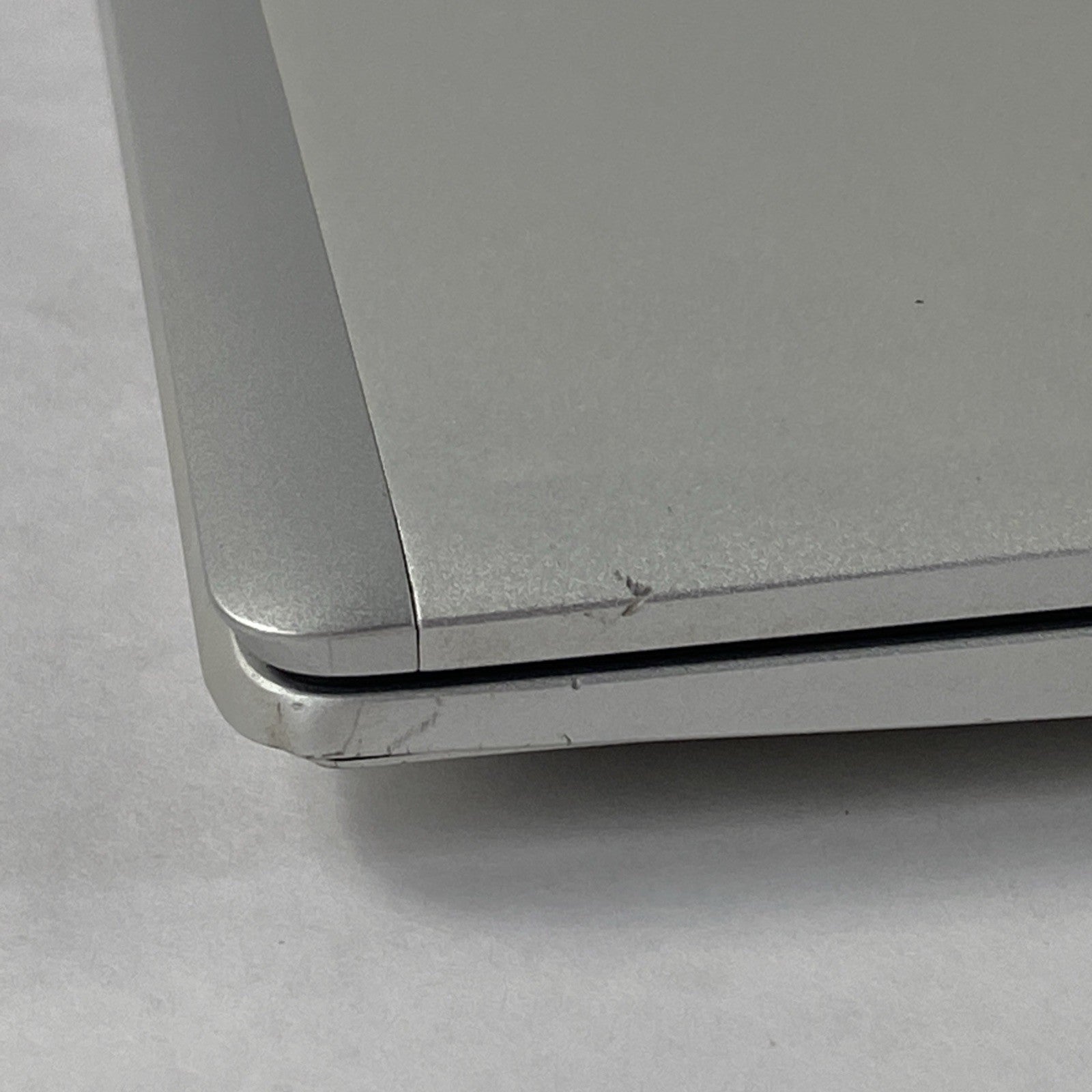 HP EliteBook 655 G10 AMD Ryzen 7 Pro 7730U 2.00 GHz 16 GB RAM 15.6" No HDD No OS