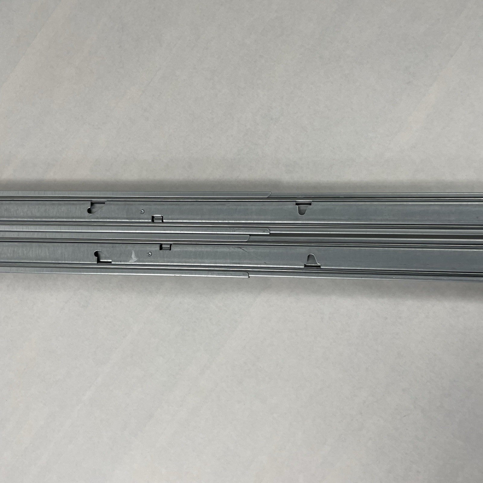 IBM 69Y5022 69Y5021 Server Rail Kit L & R