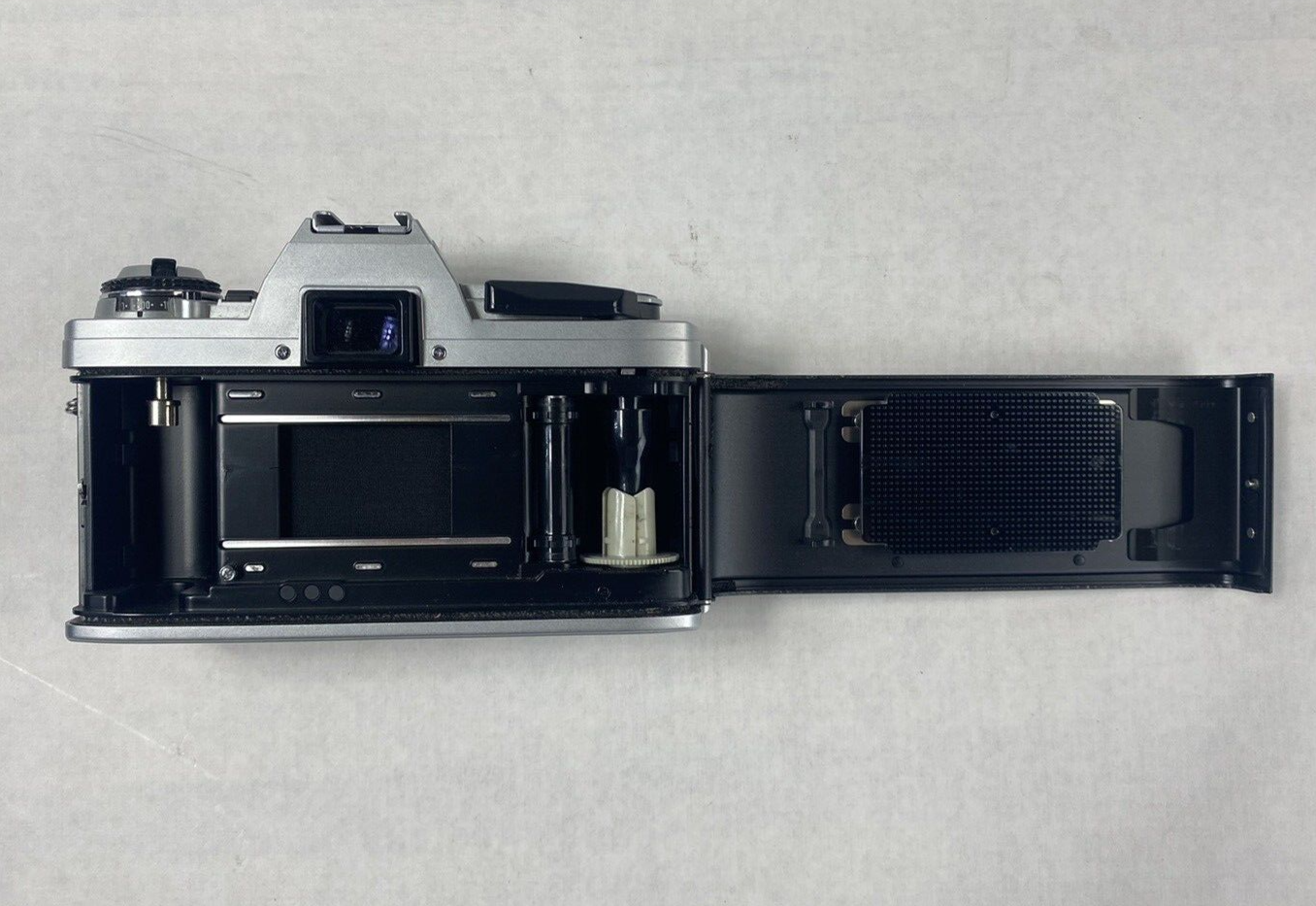 Minolta X-370 35mm SLR Camera with Kiron Macro Lens 28-210mm f/3.8-5.6 Untested
