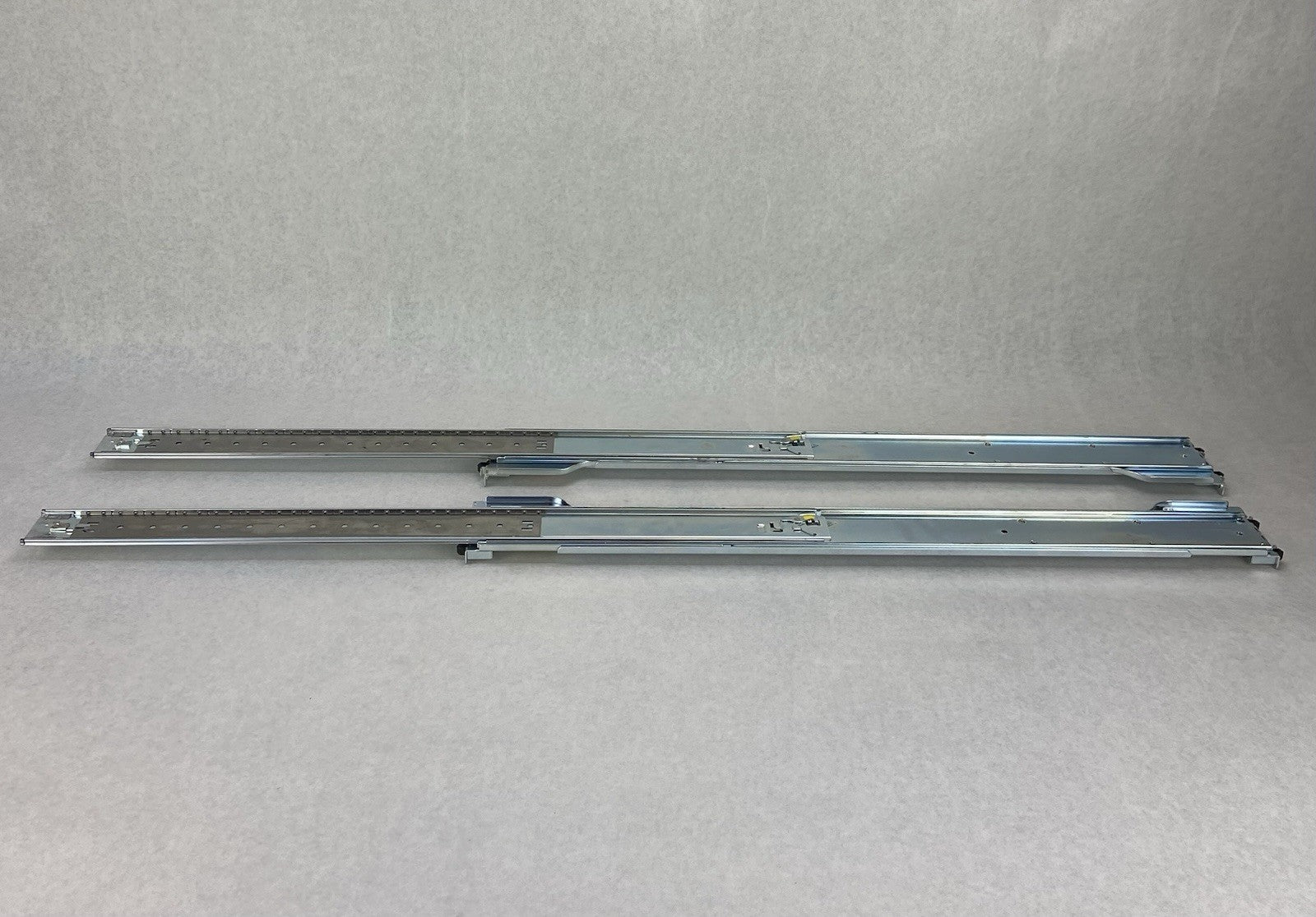 Supermicro Universal Inner + Outer 2U, 3U Rev B Yellow Rack Rail Set Kit 27"3