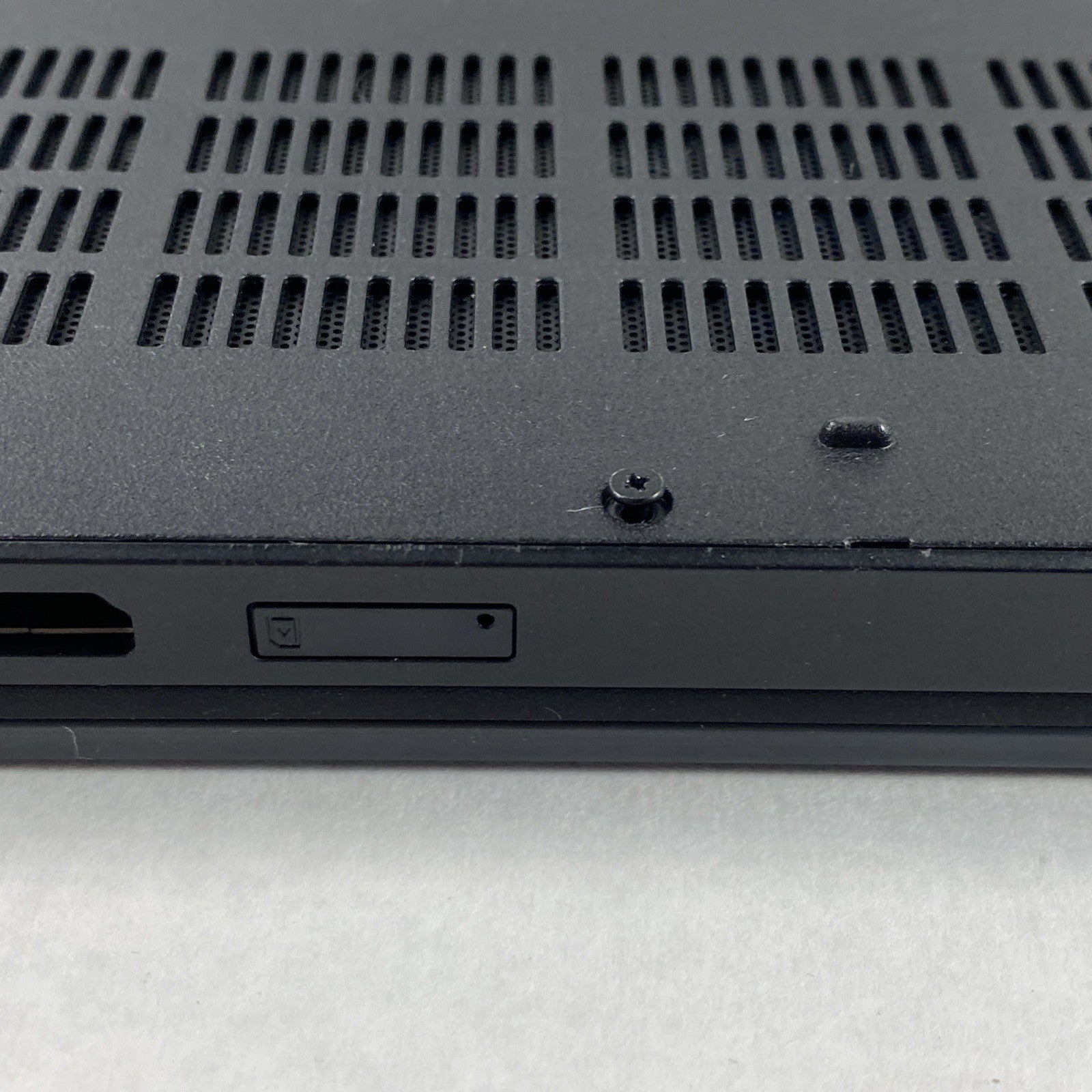 Dell Latitude 5490 Core i3-8130U 2.20 GHz 8 GB RAM 14" No HDD No OS