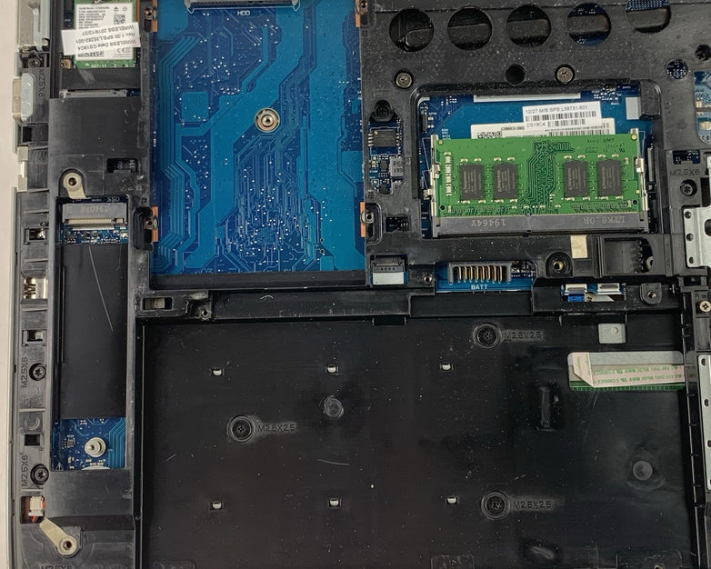 HP Probook 650 G5 15.6" Core I5-8265U 1.60 GHz 8 GB RAM No OS/HDD/AC/Batt Bent