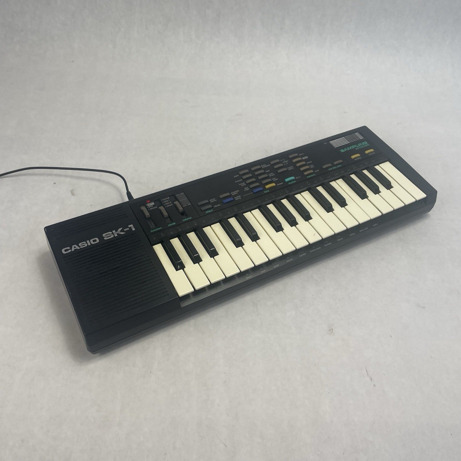 Casio SK-1 Portable 32 Key Sampling Keyboard0