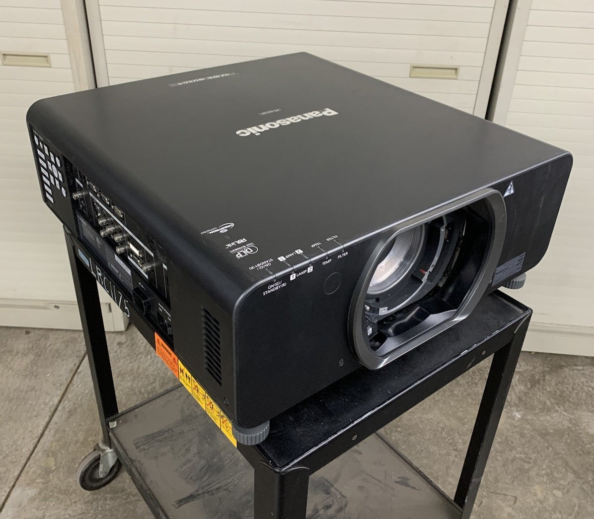 Panasonic PT-DZ10KU WUXGA DLP Lamp Projector Bad Lamp 1 - No Lens No Remote0