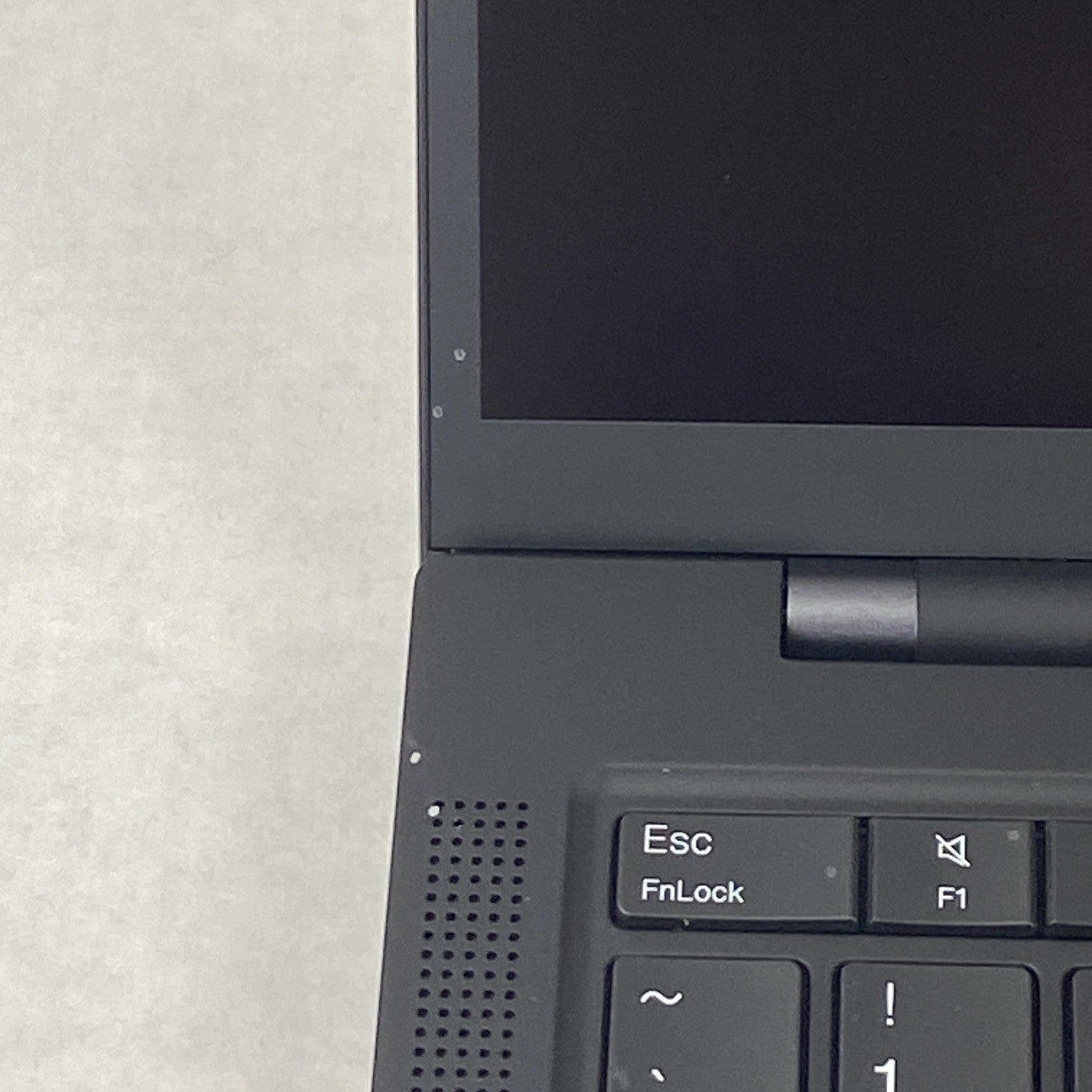 Lenovo ThinkPad X1 Carbon Gen 11 i7-1365U 1.80 GHz 16 GB RAM 14.0" No HDD No OS