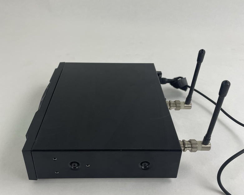 Audio-Technica ATW-R3100BD Freq: 655-680MHz