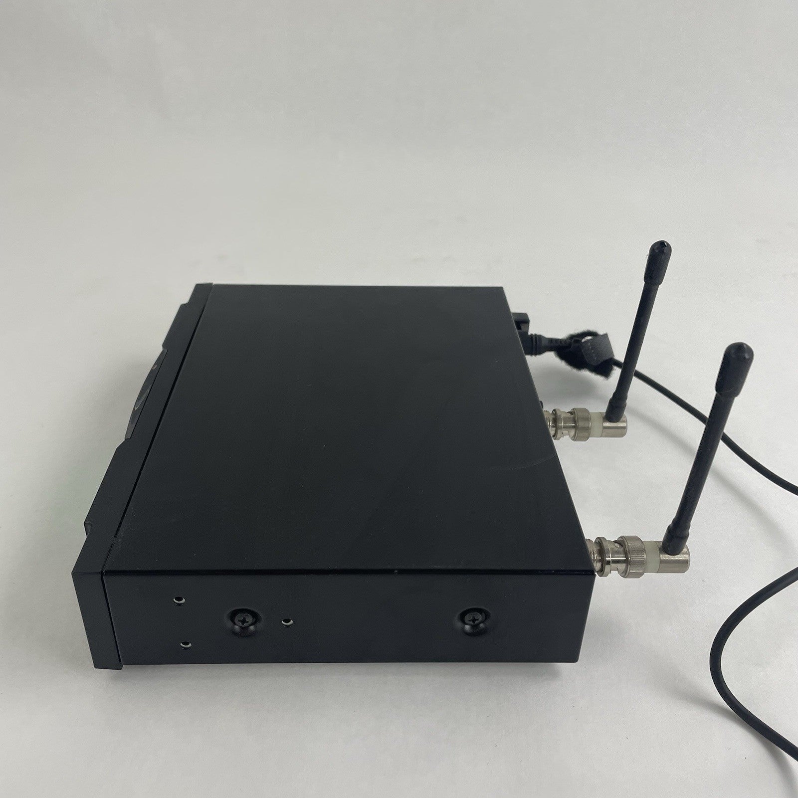 Audio-Technica ATW-R3100BD Freq: 655-680MHz9