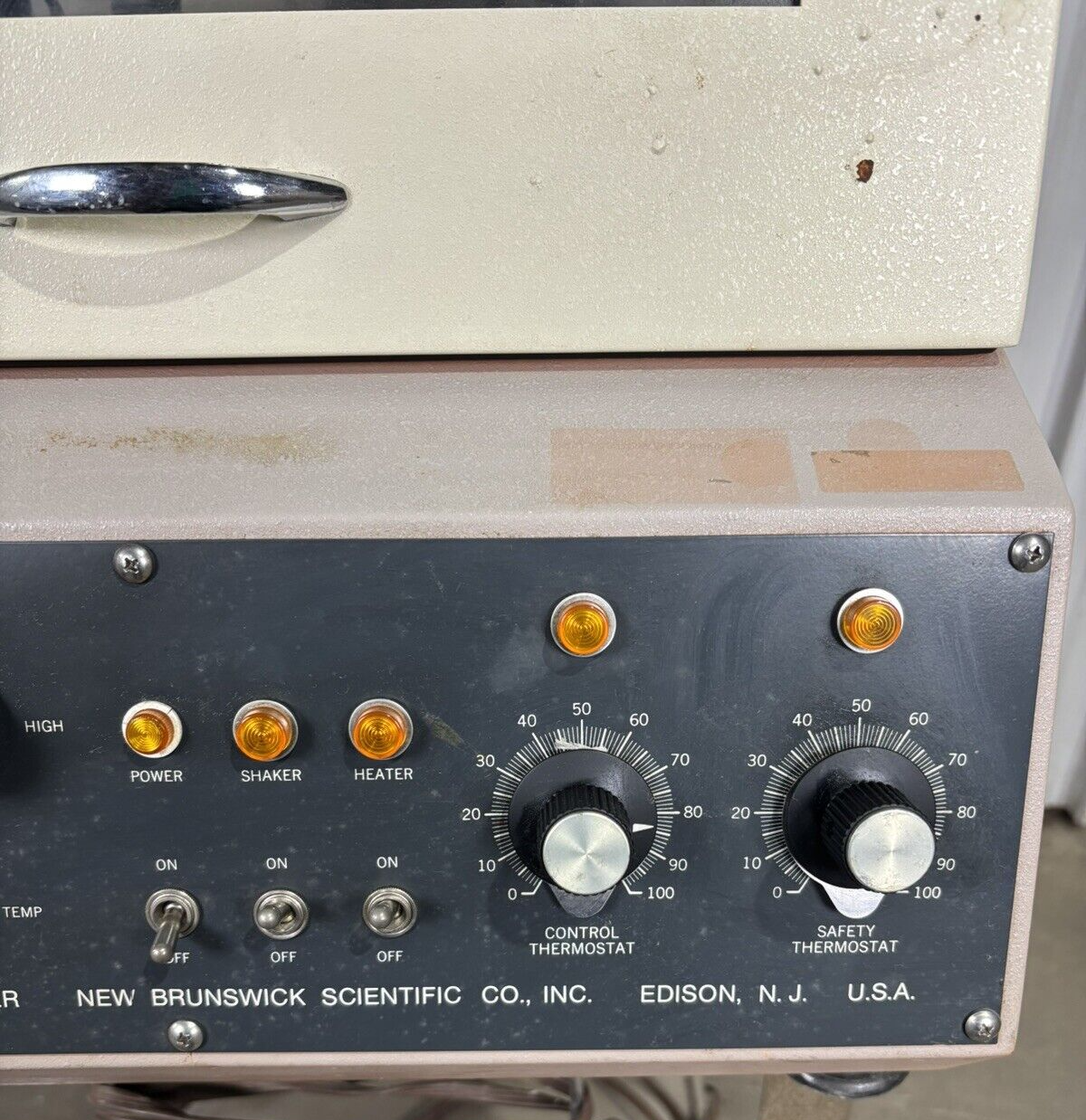 New Brunswick G-24 Environmental Incubator Orbital Shaker G24 Powers On