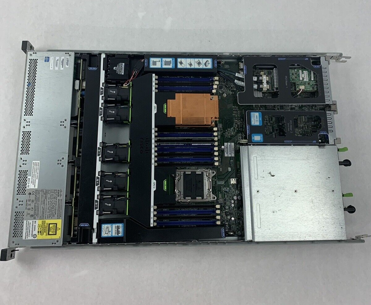 Cisco-UCS UCSC-C220-M3S Server Xeon E5-2609 2.4 GHz  16 GB RAM No HDD No OS