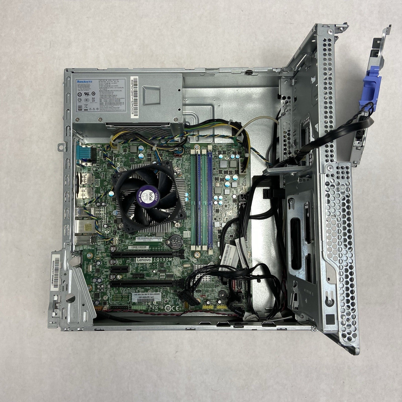 Lenovo ThinkCentre M900 SFF Intel Core i5-6500 3.2GHz 8GB RAM No HDD No OS9