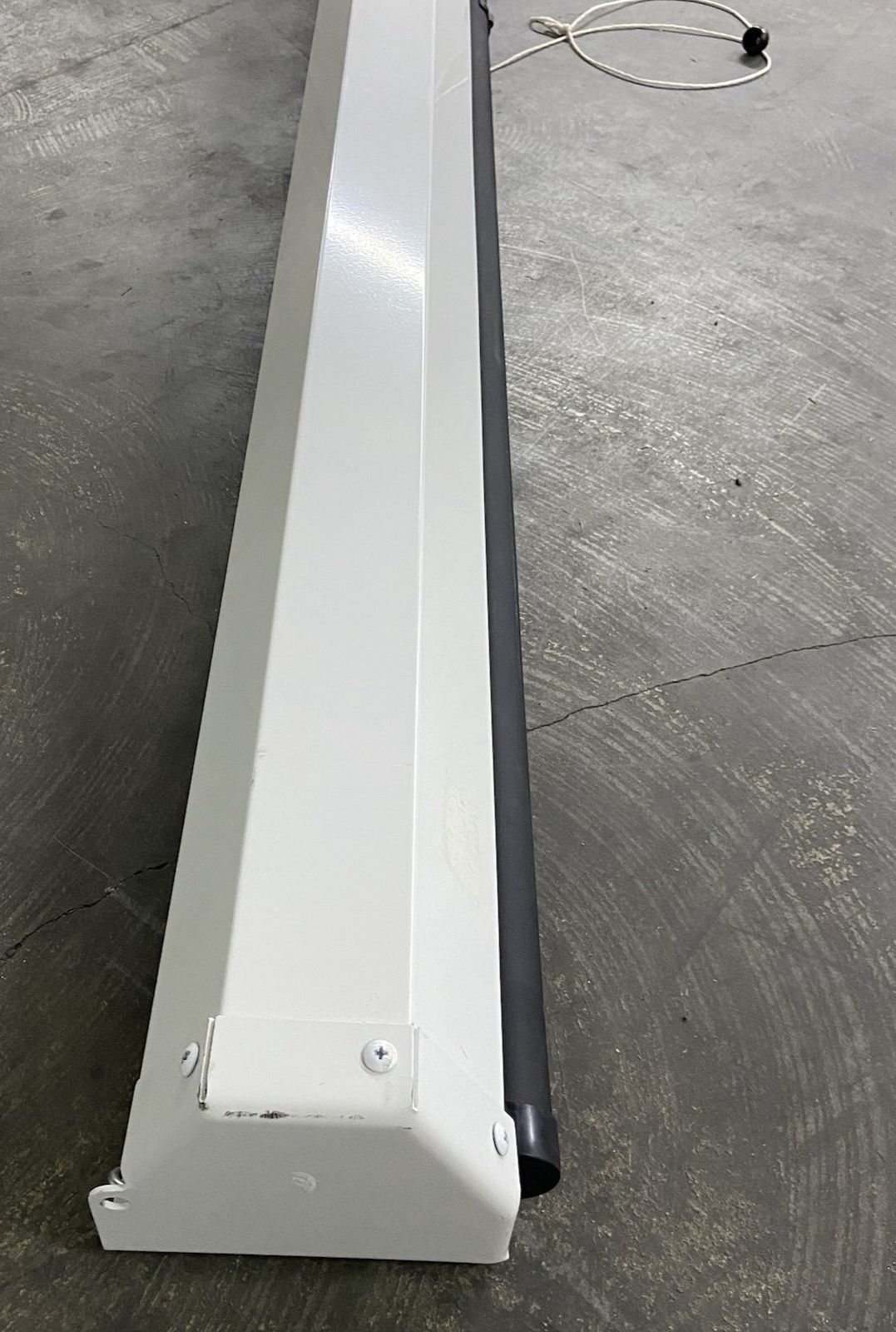 Da-Lite  Model C Manual Projection Screen 96" 16:10 - Tensioner Broken