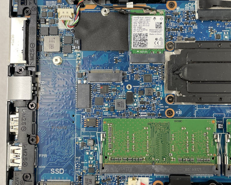 HP mt45 14" Ryzen 3 Pro 3300U 2.10 GHz 8 GB RAM No SSD/OS/AC - Tilted Key