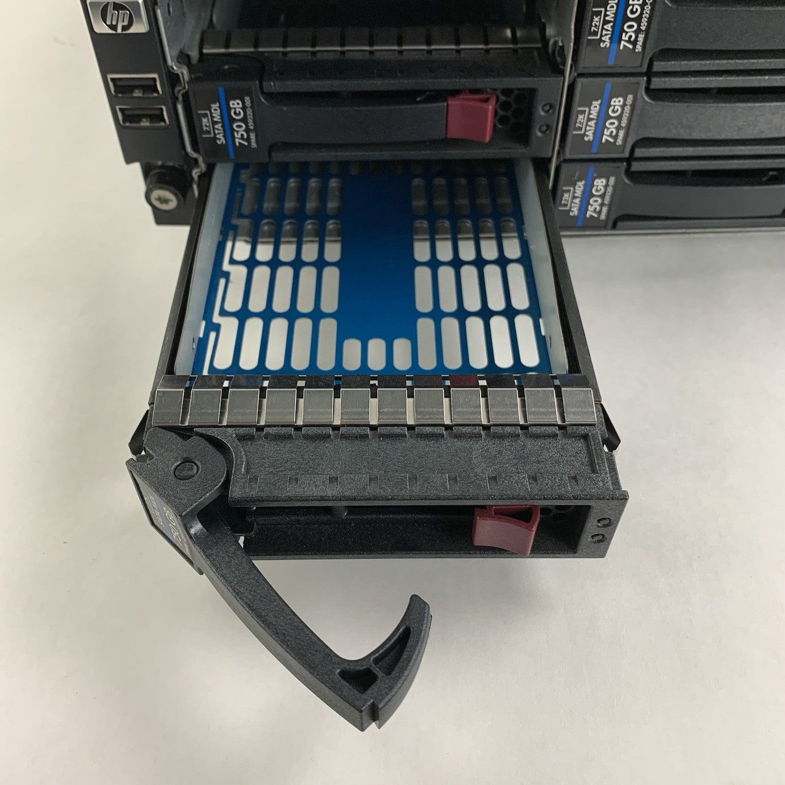 HP StorageWorks D2D Backup System 1x AMD Opteron 2383 2.7GHz 8GB RAM No OS/HDD2