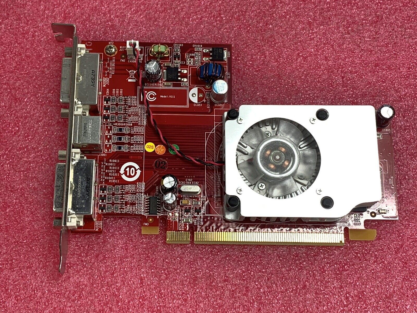 PCI-E Video Graphics Card Model V103 109-B16931-00C DVI S-Video Radeon HD 2400XT