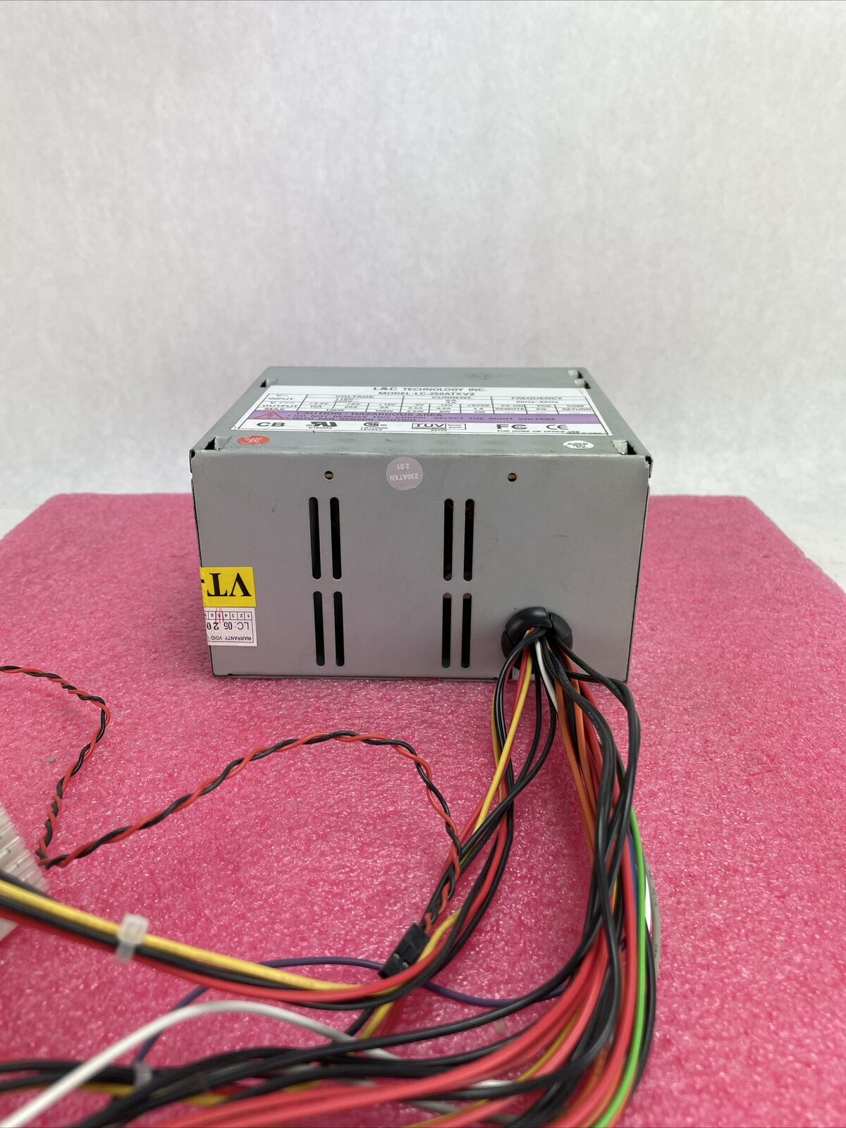 L&C Tehcnology LC-250ATXV2 250W Power Supply