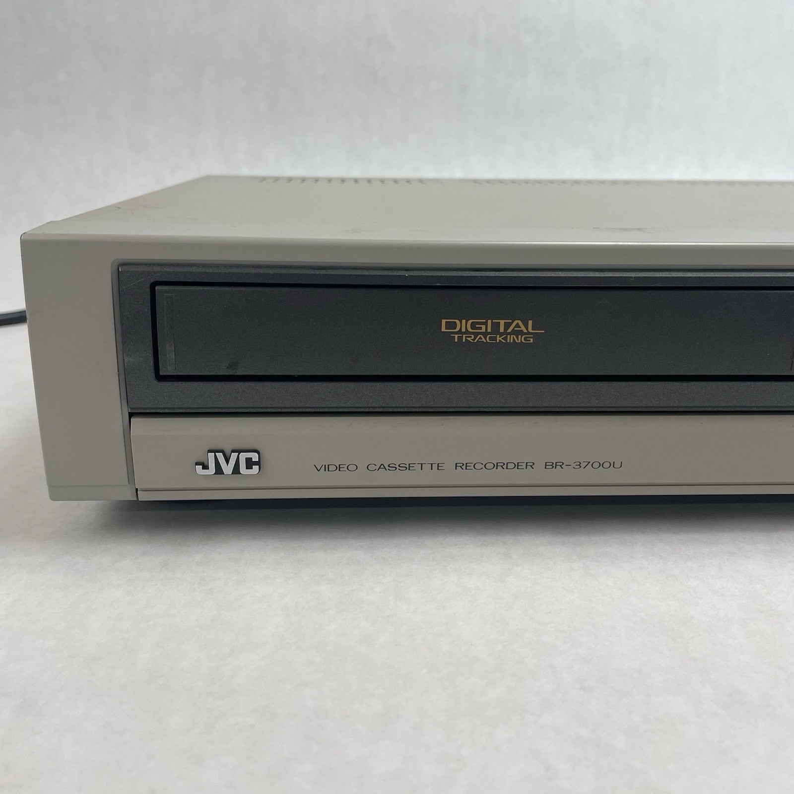 JVC BR-3700U VHS Player/Recorder 300W 2.5A 120V 60Hz