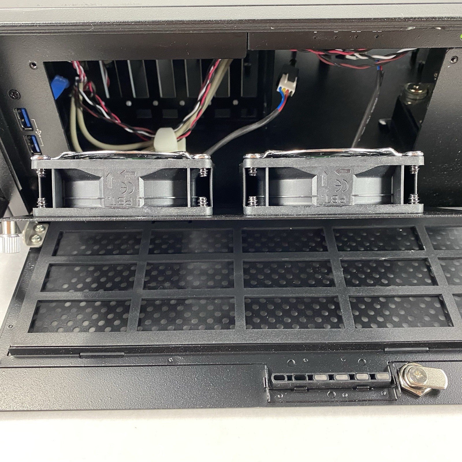Advantech HPC-7320MB-00XE 3U Compact Rackmount Chassis