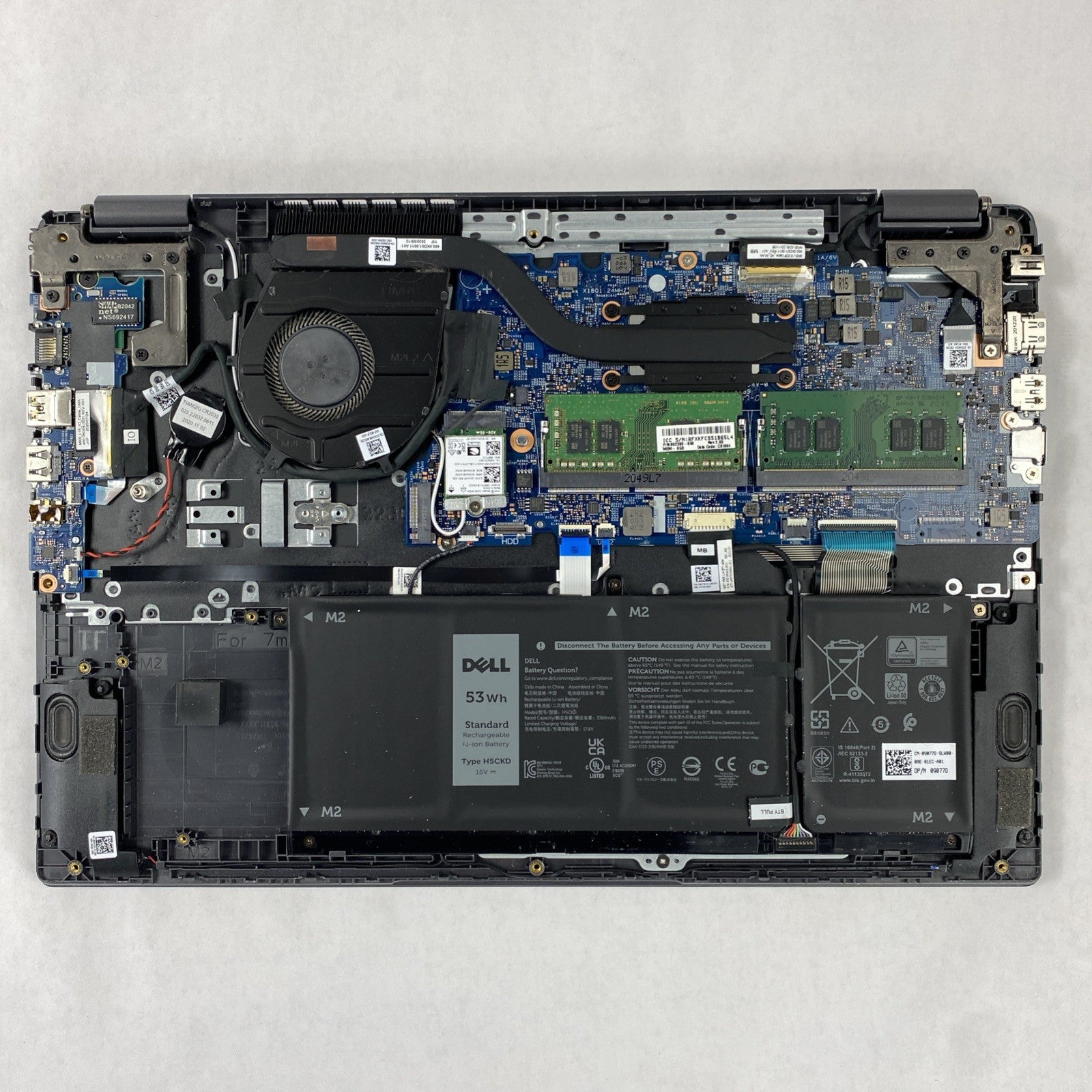 Dell Latitude 3510 Intel Core i7-10510U 1.80 GHz 16 GB RAM 15.6" No SSD No OS