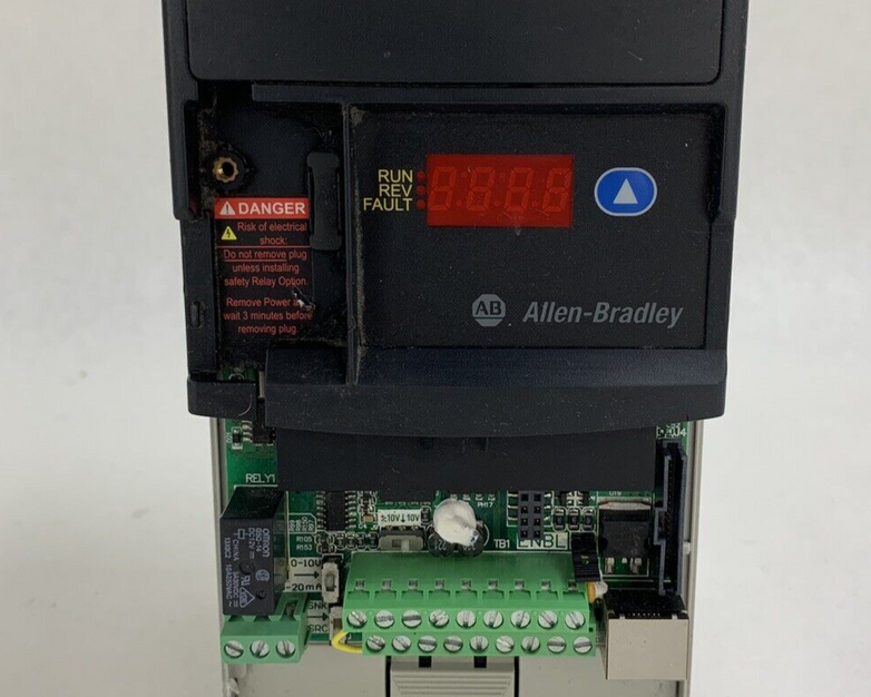 Allen Bradley 22D-D1P4N104 PowerFlex 40P AC Drive 0.4W/0.5 380-480V - Untested