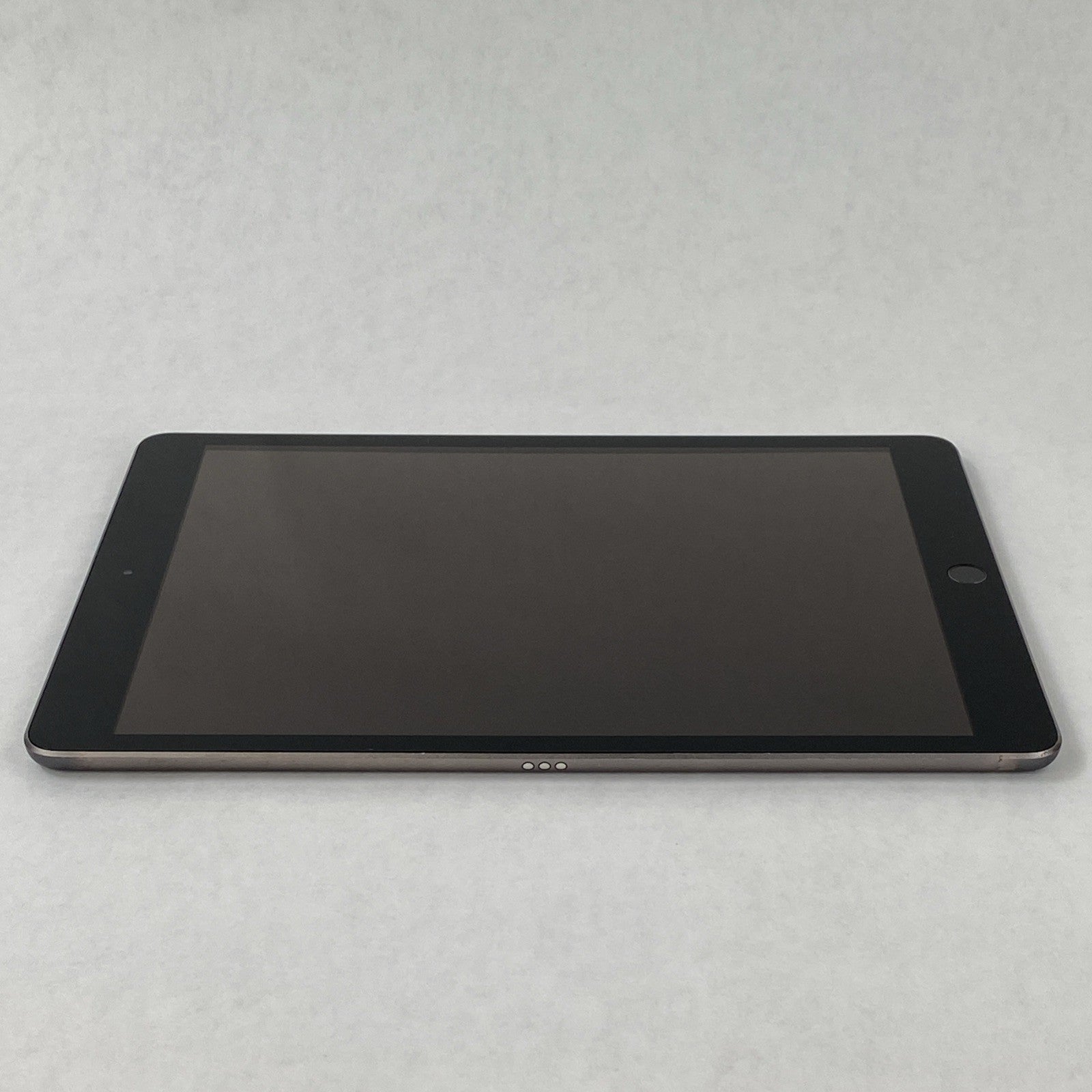 Apple iPad 7th Gen A2197 128GB 10.2" Wi-Fi Space Gray IOS 18.7.87
