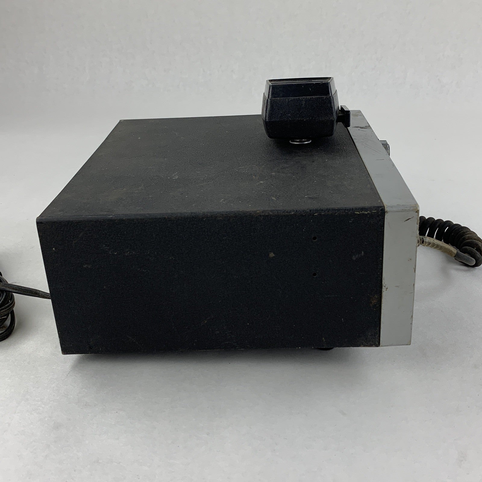 American Electronics 76-601  Freedom CB Radio Powers ON
