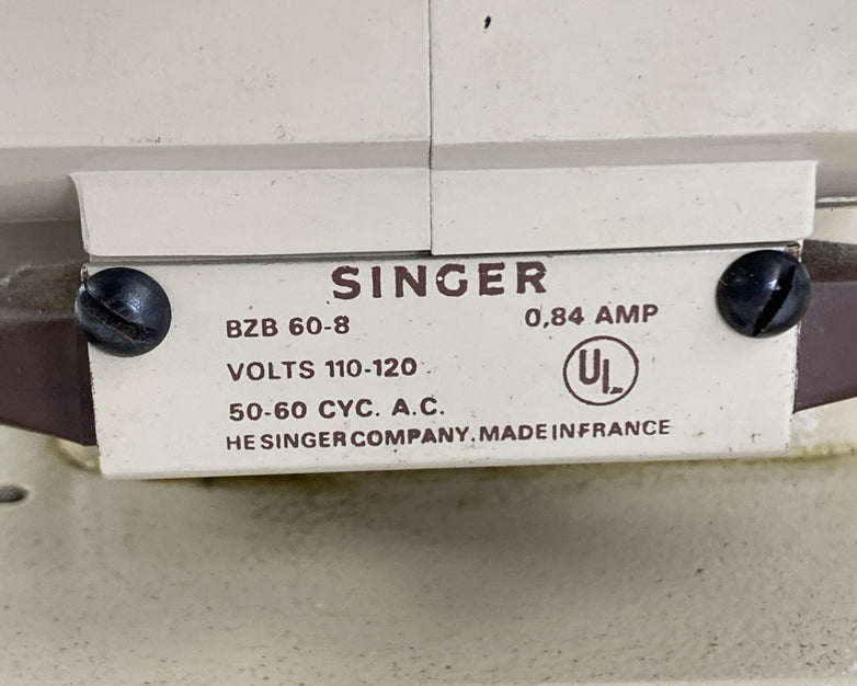Singer Model 237 Fashion Mate Sewing Machine Cut Wire No pedal - Parts or Repair