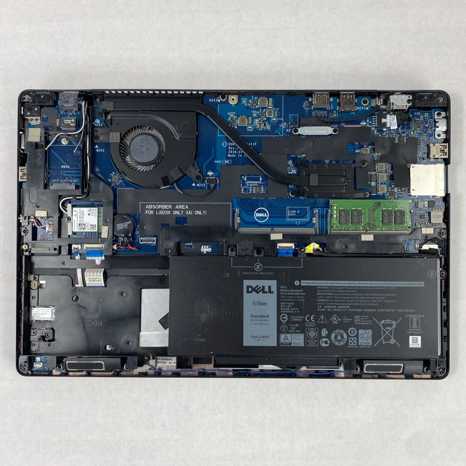 Dell Latitude 5590 Core i7-8650U 1.90 GHz 8GB RAM 15.6" No HDD No OS