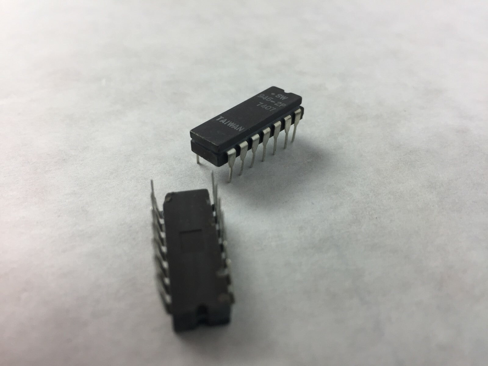 SW 946-2P Stewart Warner  14 Pin  Lot of 24