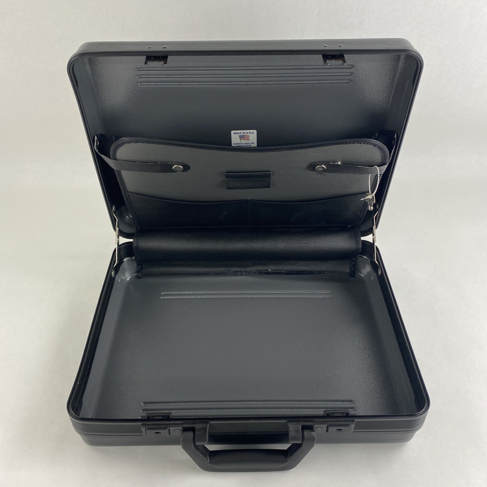 Unbranded Hardshell Breif Case 2 Keys 17.5"L  5.5"W 14"H3