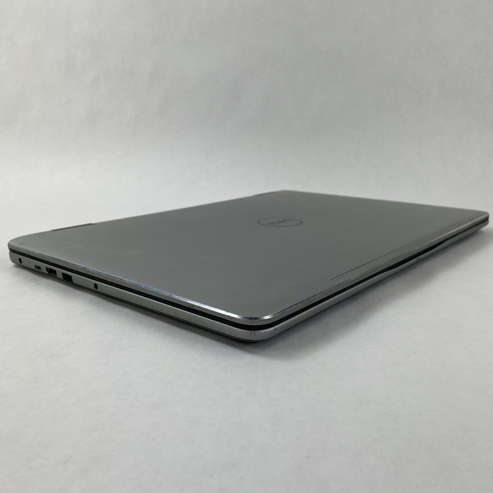 Dell Inspiron 17-7779 17.3" i7-7500U 2.70 GHz 16GB RAM NVIDIA GF108 No SSD/OS/AC13