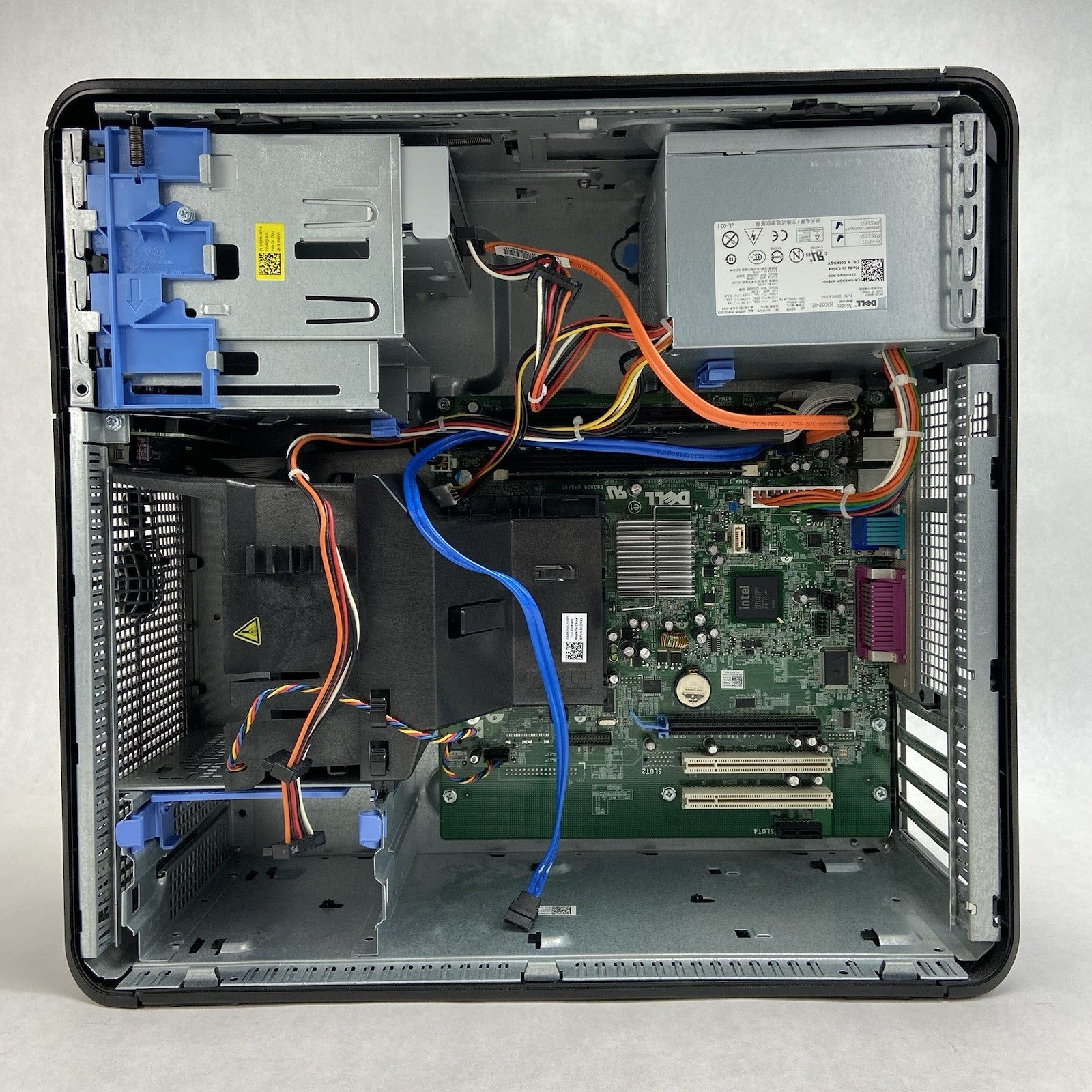 Dell Optiplex 780 MT Intel Core 2 Duo E8400 2.93GHz 4GB RAM No HDD No OS9