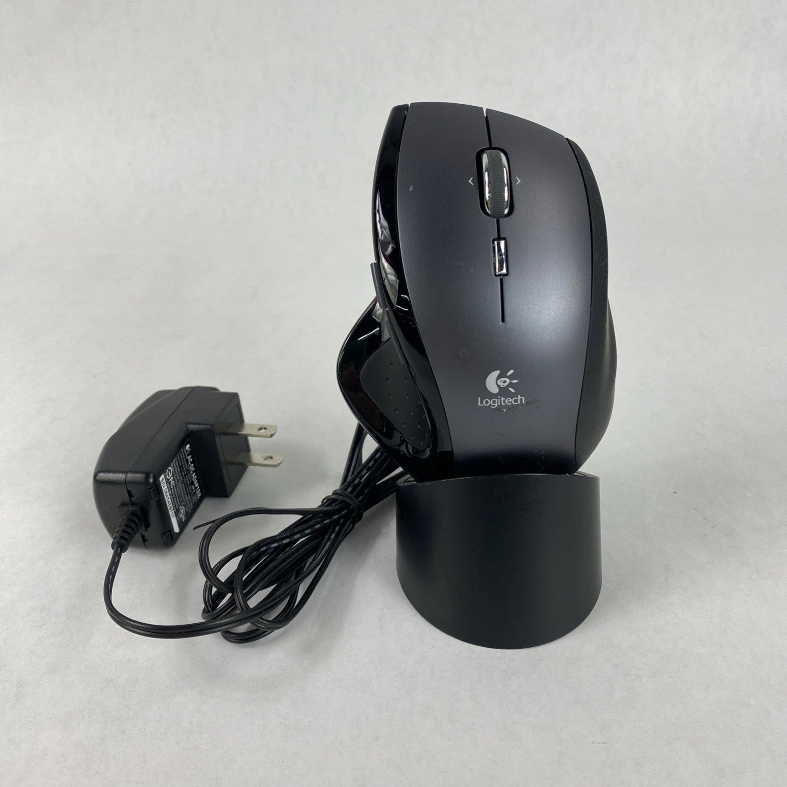 Logitech M-RBQ124 Wireless Mouse w/ Charging Station Untested1