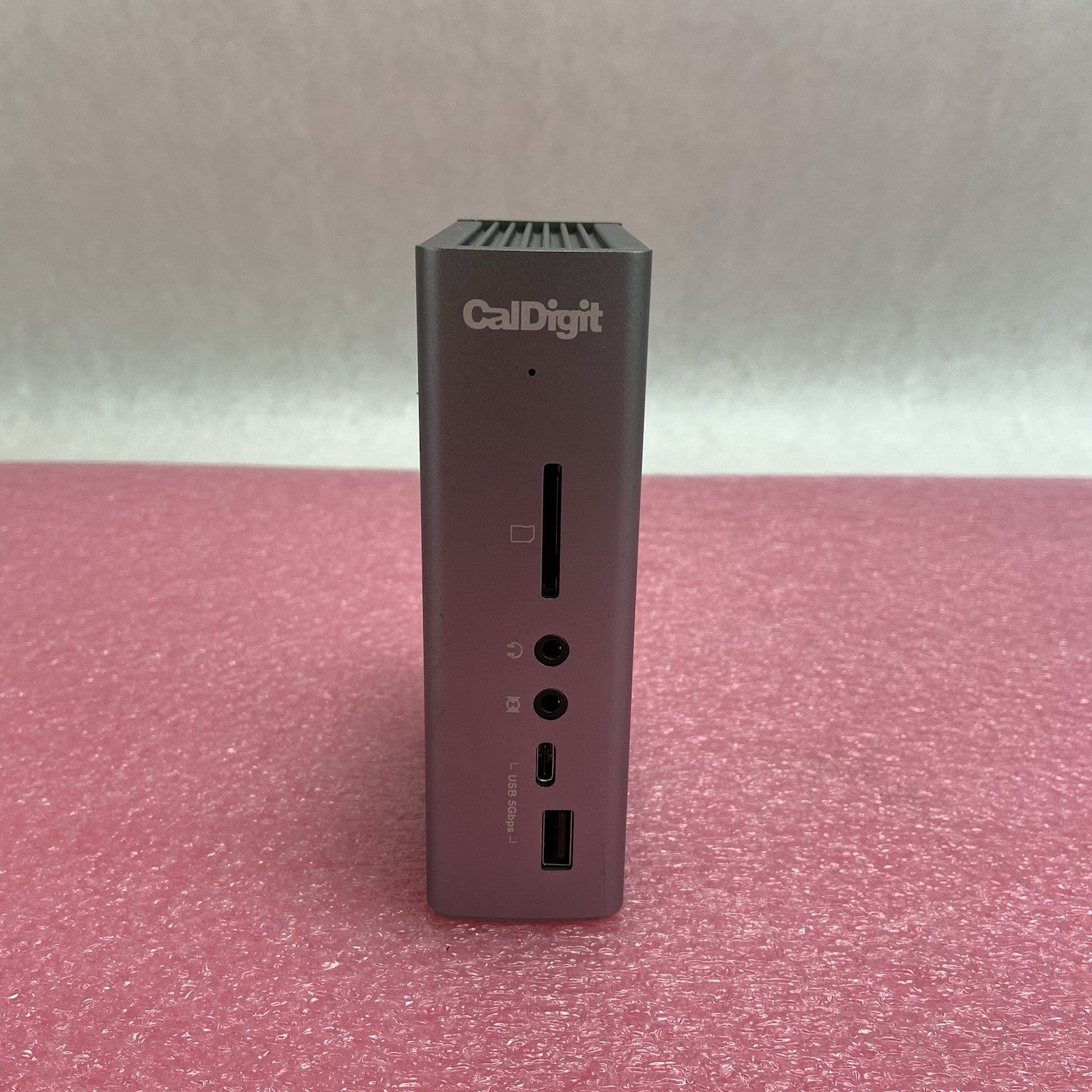 CalDigit Thunderbolt Station 3 Plus Silver Docking Station No AC Adapter 1