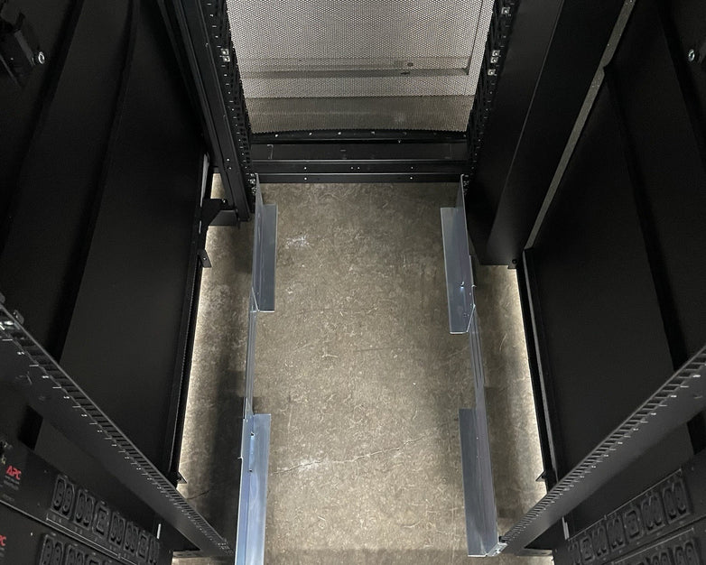 APC E242296 NetShelter SX 42U Server Rack 19" Enclosure Cabinet No Key