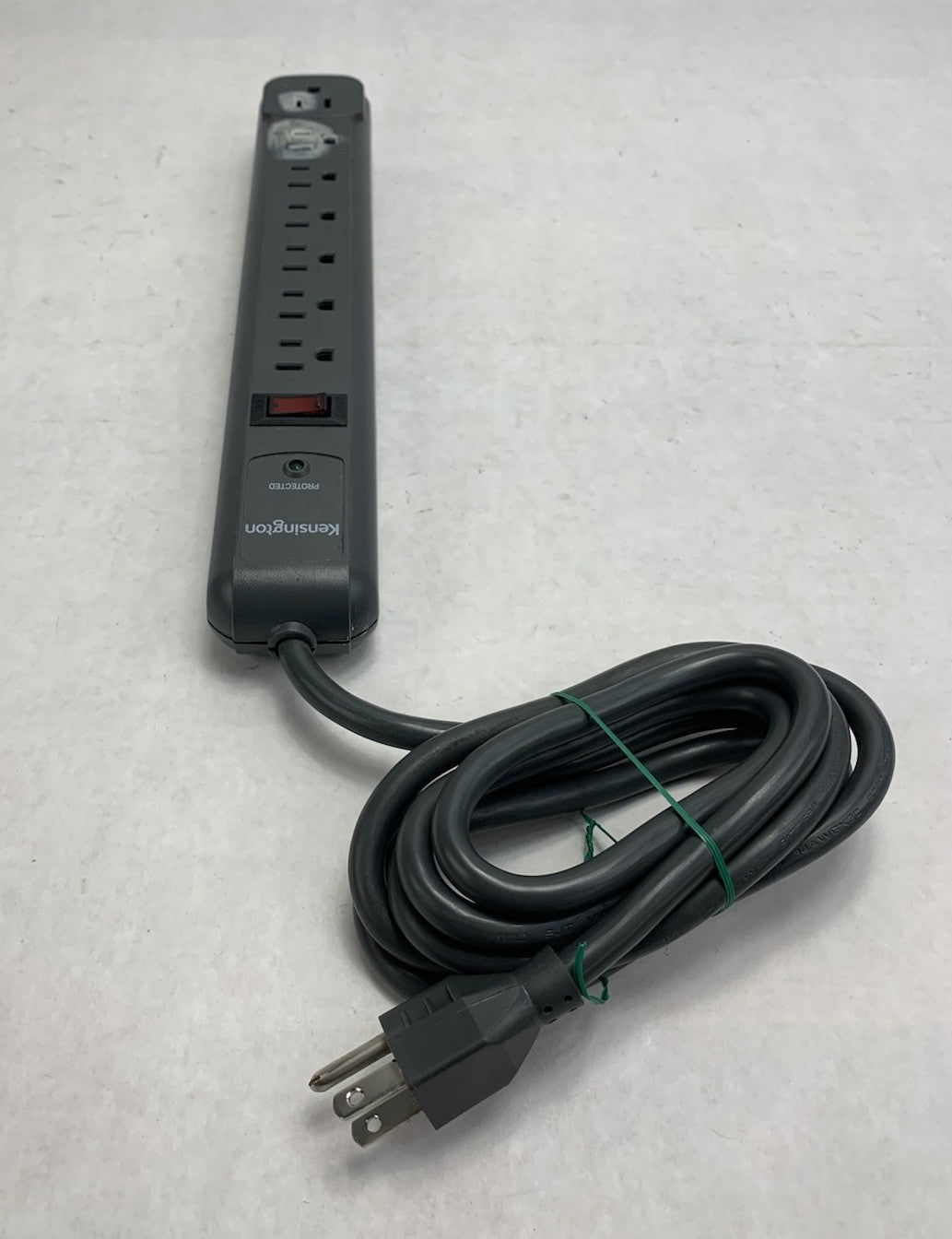 Kensington S9P710NI 7-Outlet Surge Protector Power Strip (Lot of 2)3