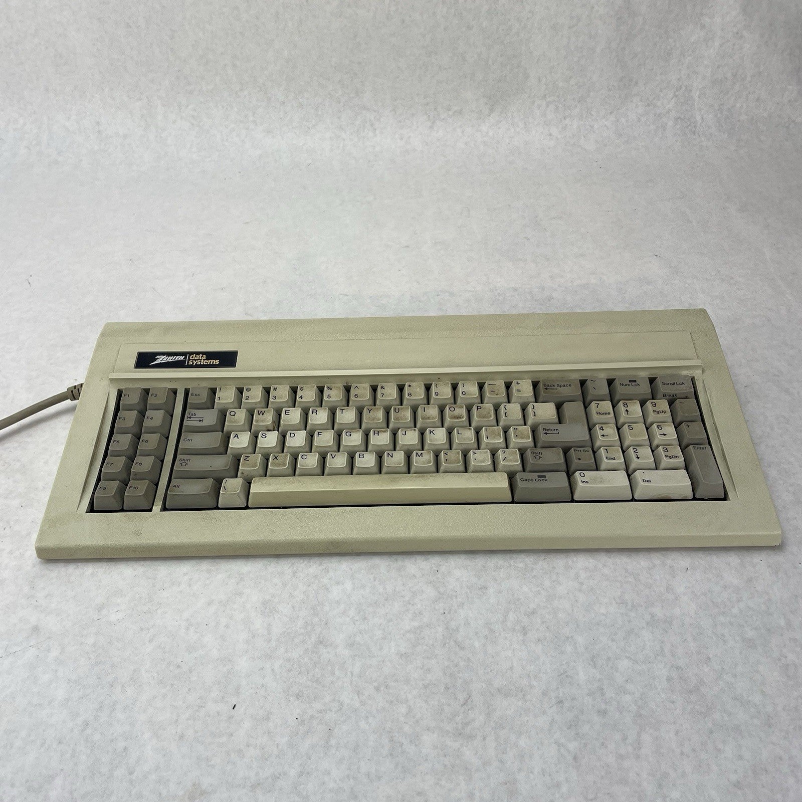 Zenith Data Systems Z-150 Keyboard Green Alps1