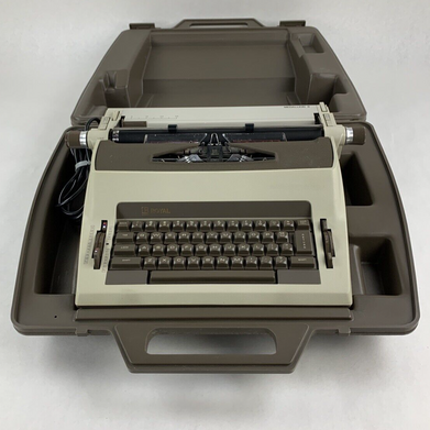 Royal Medallion II Portable Electricl Typewriter Power Tested w/ Case Vintage