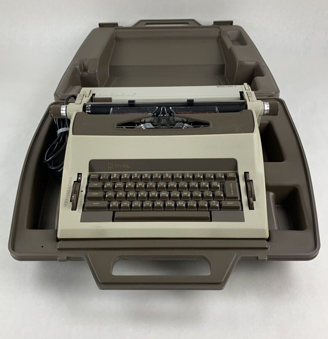 Royal Medallion II Portable Electricl Typewriter Power Tested w/ Case Vintage