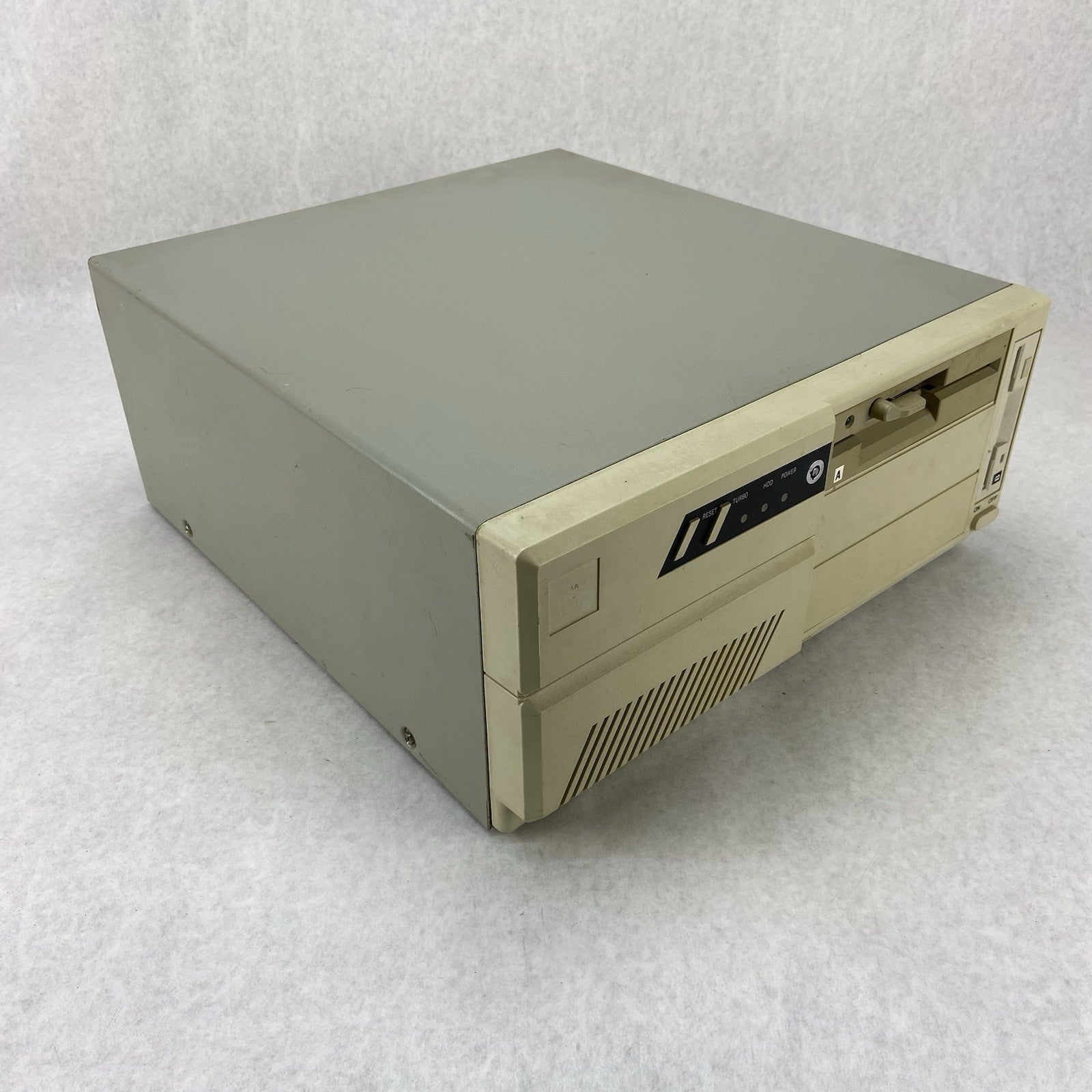 Vintage AT Desktop Computer Case Magironic 200W AT Power Supply0