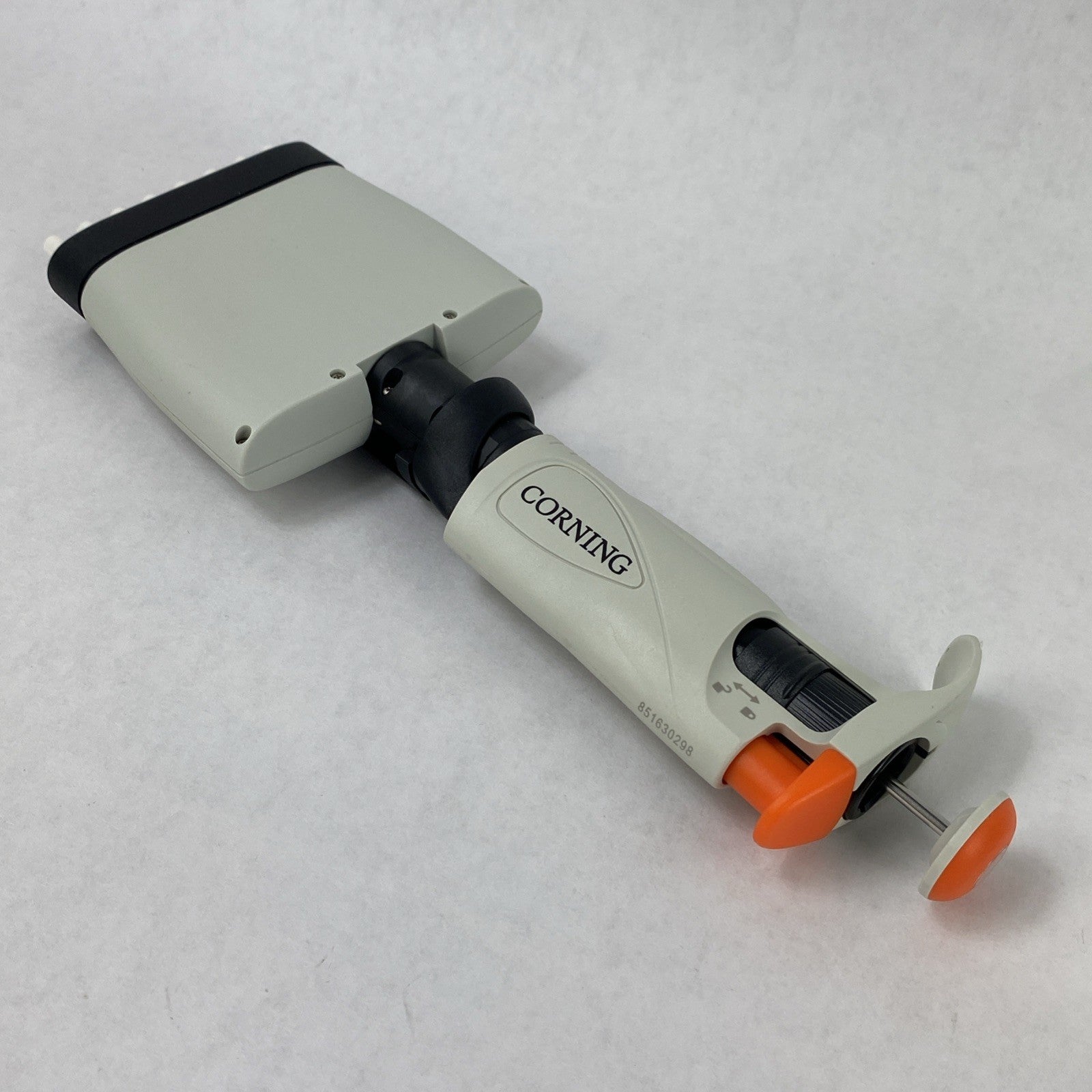Corning Lambda Plus 20-200 µL Autoclavable 8 Channel Pipettor11