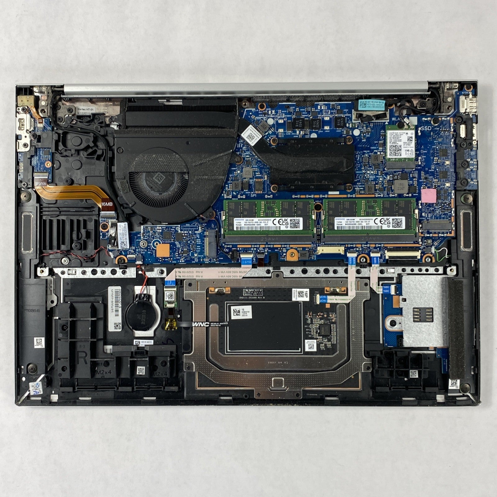 HP EliteBook 860 G9 16" Core i5-1245U 3.96 GHz 32 GB RAM No SSD No OS