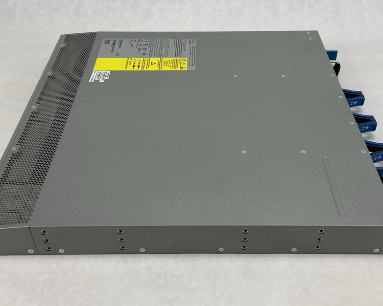 Cisco Nexus N2K-C2348TQ-10G-E 48-Port Fabric Extender Open Box W/ 4 Transceivers